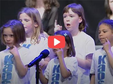 Kaos Signing Choir